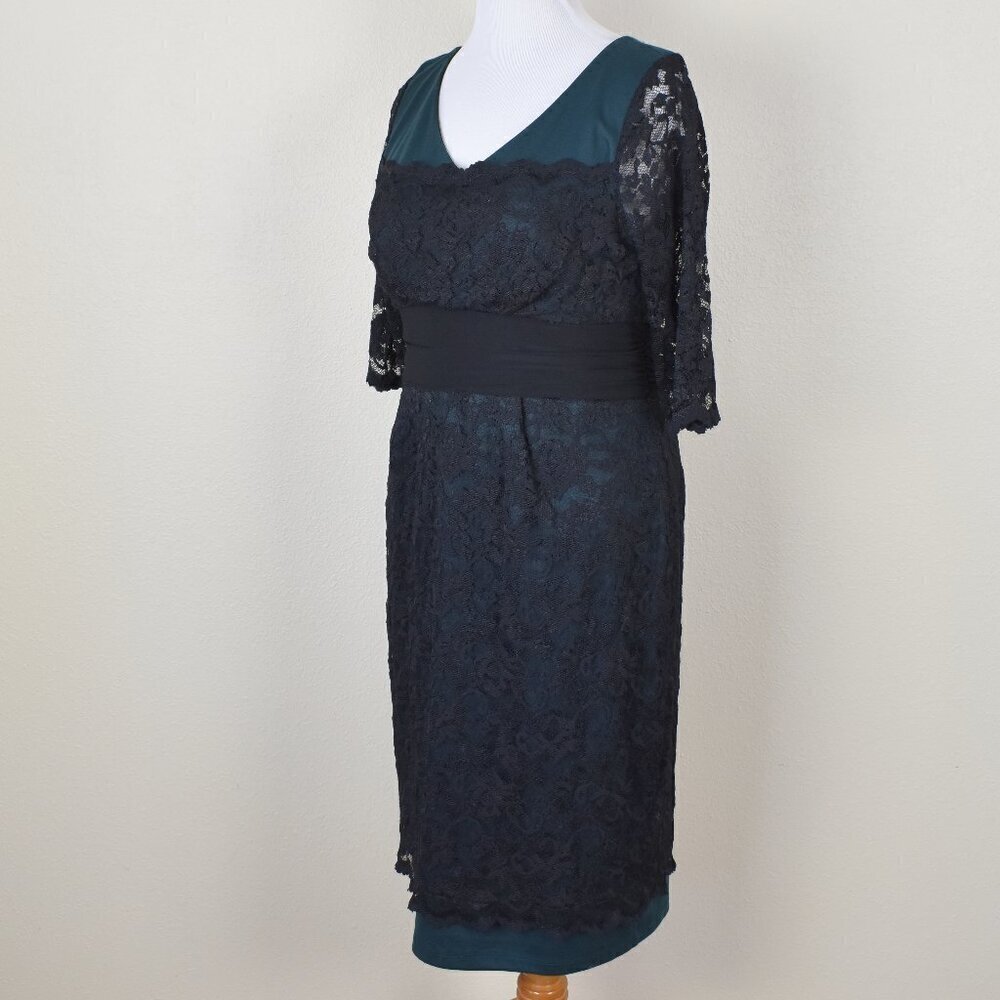 Kiyonna Lace Overlay Bodycon Dress - 1 - Picture 3 of 8